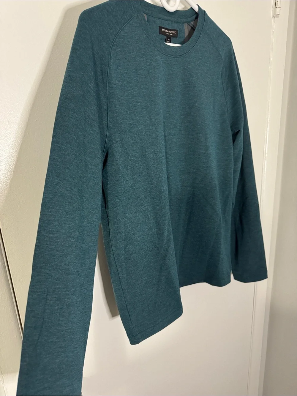 Banana Republic Men’s Medium Dark Teal Long Sleeve Core Temp Crewneck NWT